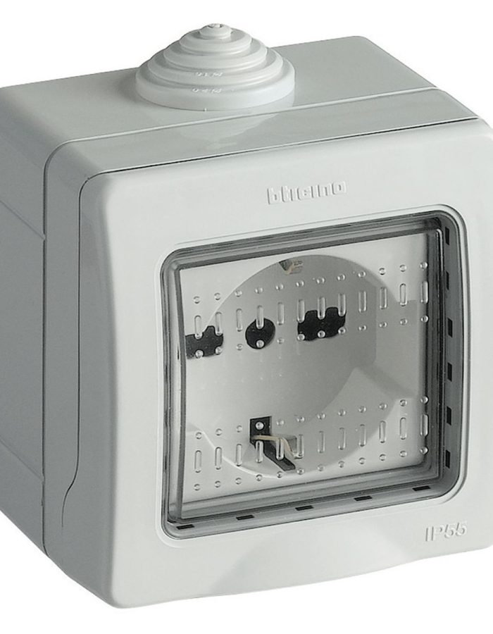 Scatola di Derivazione IP55 con Presa Schuko – Protezione Efficiente e Connettività Sicura